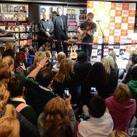 Ed Sheeran performs songs from his album '+' at HMV | Picture 83988